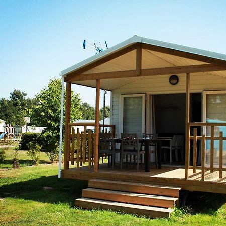 Camping Au Pre De L'Etang Sainte-Foy  Exteriér fotografie