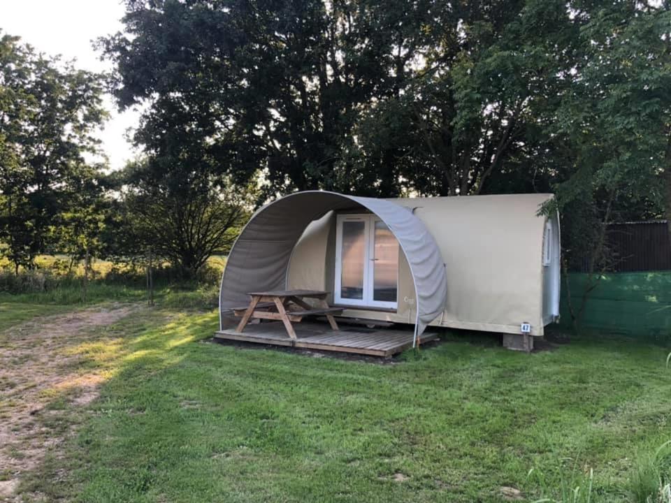 Camping Au Pre De L'Etang Sainte-Foy  Exteriér fotografie